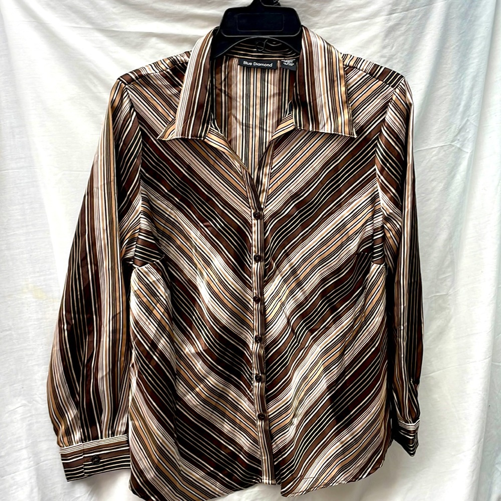 Blue diamond satin like button down long sleeve blouse sz 1x